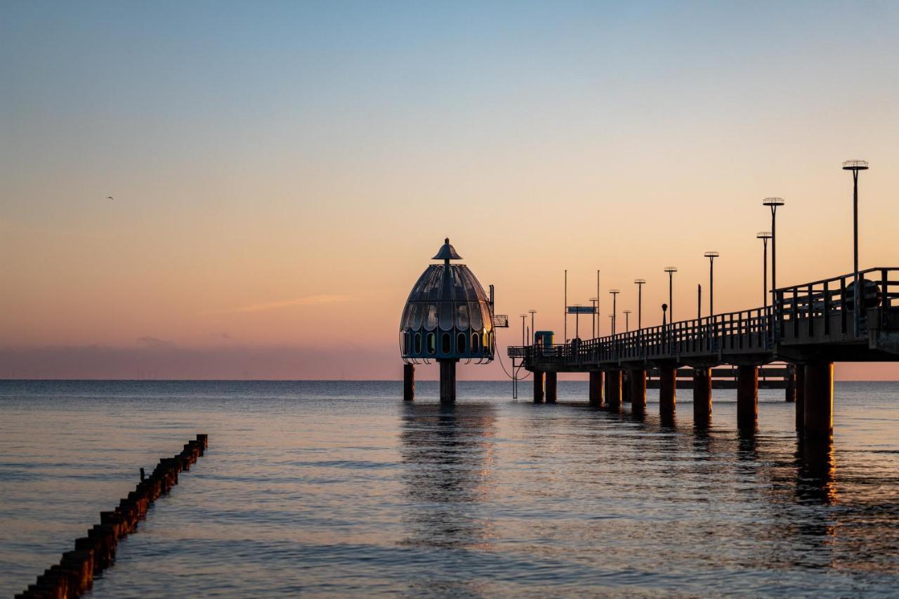 Ostseelagune Zingst, Exklusive Dhh, Strandnah, Sauna, Kamin, 3 Sz, 2 Baeder, Glasfaser, Haustierfrei, Garten Mit Suedterrasse, E-Ladesaeule, 2 Stellplaetze, Strandkorb, Fahrradschuppen, Waschmaschine, Trockner, Nichtraucher 외부 사진