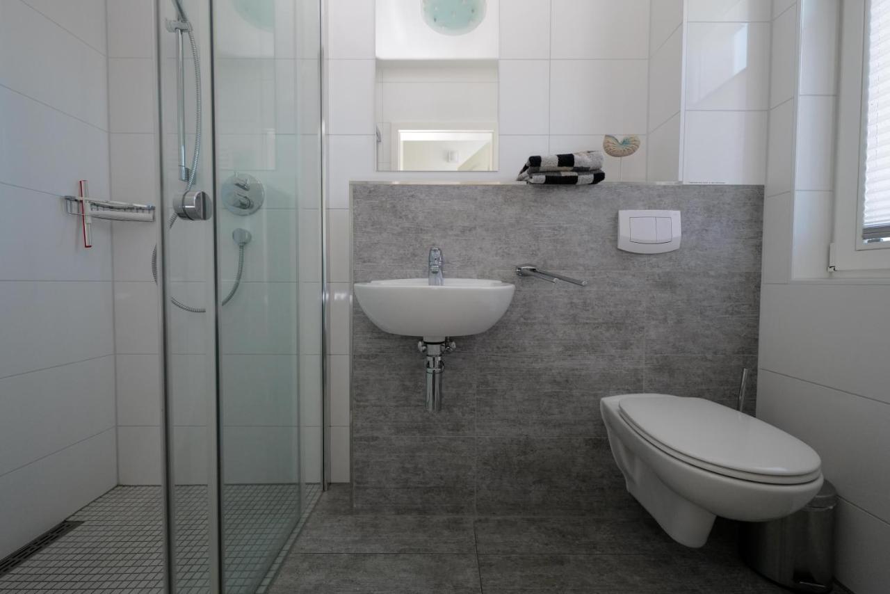 Ostseelagune Zingst, Exklusive Dhh, Strandnah, Sauna, Kamin, 3 Sz, 2 Baeder, Glasfaser, Haustierfrei, Garten Mit Suedterrasse, E-Ladesaeule, 2 Stellplaetze, Strandkorb, Fahrradschuppen, Waschmaschine, Trockner, Nichtraucher 외부 사진