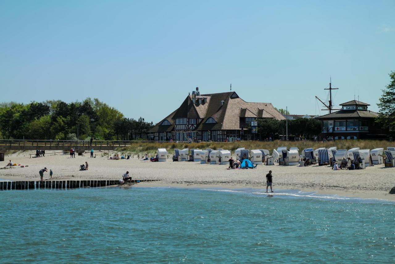 Ostseelagune Zingst, Exklusive Dhh, Strandnah, Sauna, Kamin, 3 Sz, 2 Baeder, Glasfaser, Haustierfrei, Garten Mit Suedterrasse, E-Ladesaeule, 2 Stellplaetze, Strandkorb, Fahrradschuppen, Waschmaschine, Trockner, Nichtraucher 외부 사진