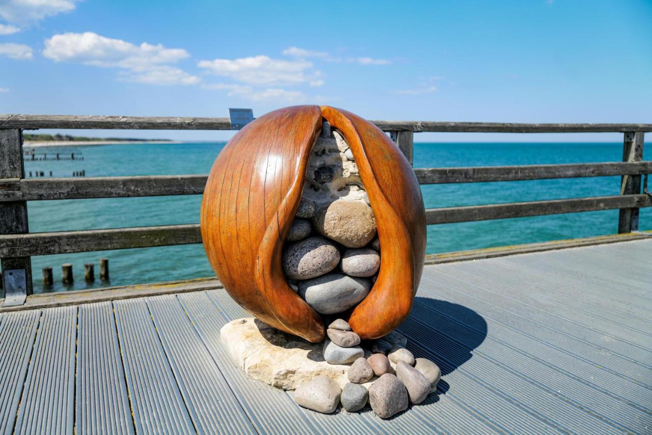 Ostseelagune Zingst, Exklusive Dhh, Strandnah, Sauna, Kamin, 3 Sz, 2 Baeder, Glasfaser, Haustierfrei, Garten Mit Suedterrasse, E-Ladesaeule, 2 Stellplaetze, Strandkorb, Fahrradschuppen, Waschmaschine, Trockner, Nichtraucher 외부 사진